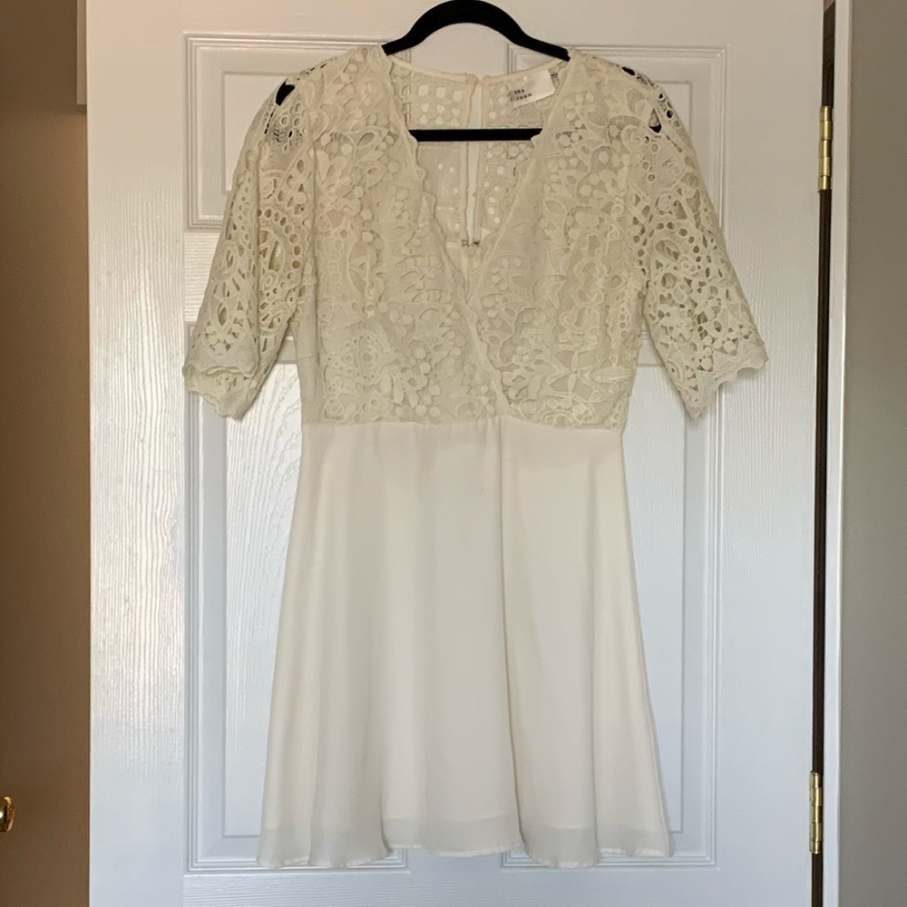 SPECIAL OCCASION beautiful cream dress -The Room, Size L